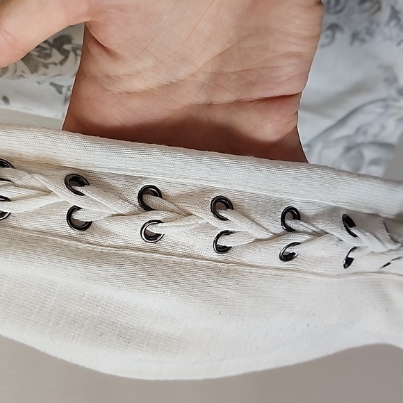 Warehouse One Hooded Top - Picture 3 of 4